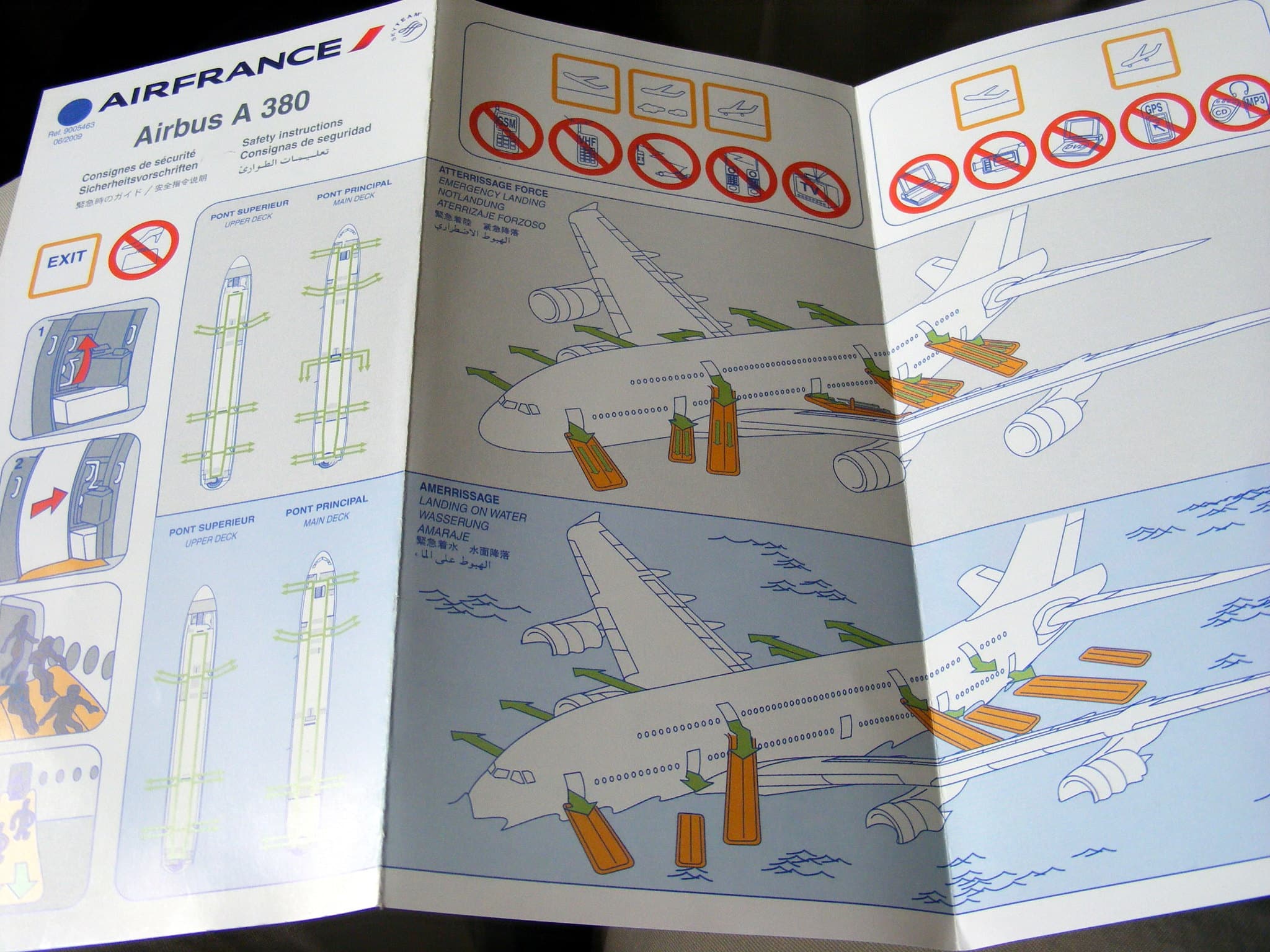 Air France air line safety card